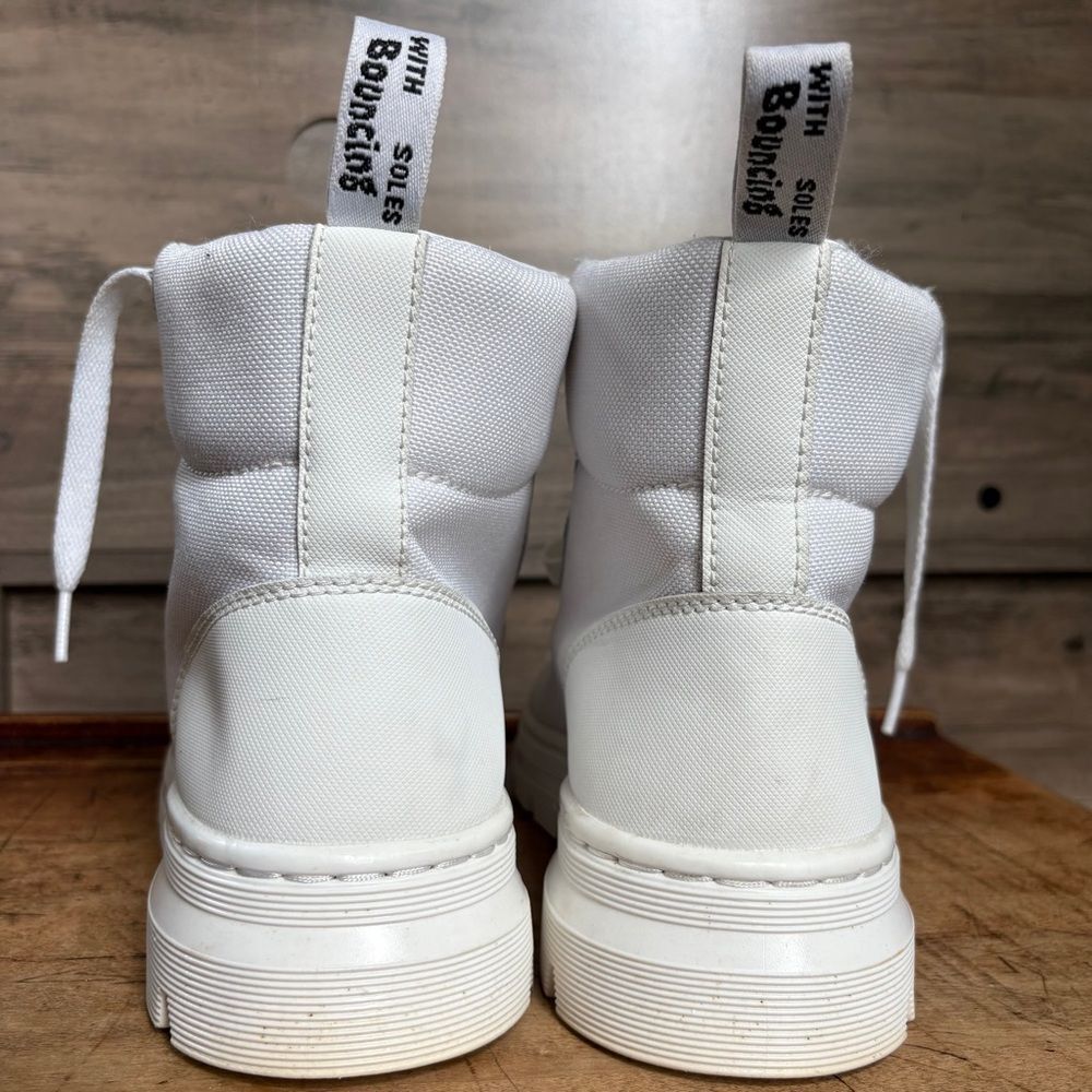 Dr. Martens White High-Top Boots Women's sz 8 preworn see pix for blemishes - Picture 7 of 15